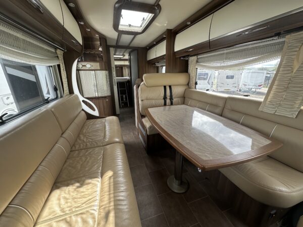 2015 Bustner Elegance i810 - Image 8