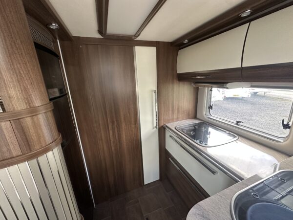 2015 Bustner Elegance i810 - Image 17
