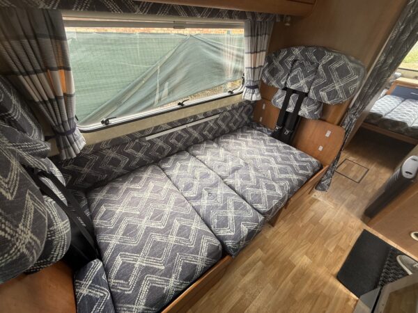 2005 Bessacar E495 - Image 16