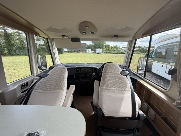 2014 Hymer Exsis I 504 - Image 13