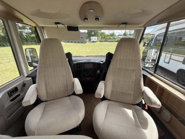 2014 Hymer Exsis I 504 - Image 11