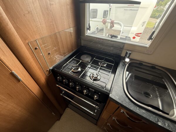 2013 Autosleeper Nuevo - Image 19