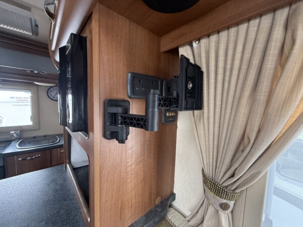 2013 Autosleeper Nuevo - Image 22