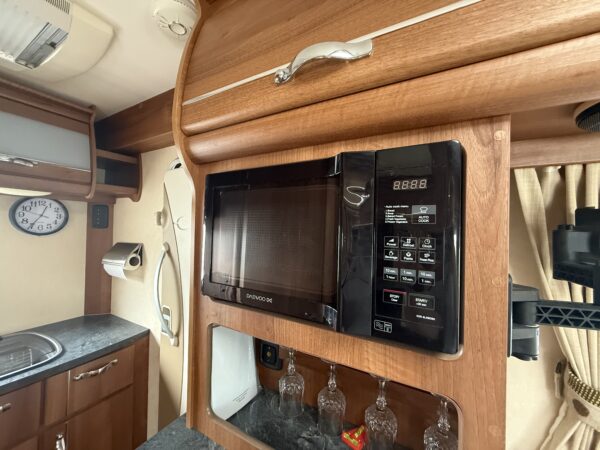 2013 Autosleeper Nuevo - Image 23