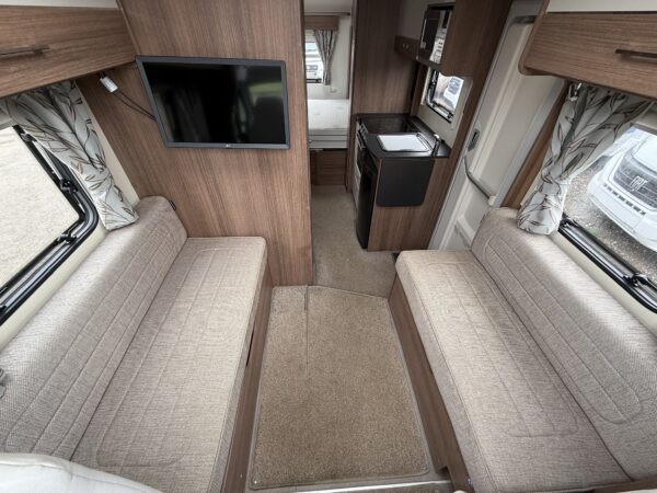 2019 Bailey Advance 742 - Image 8