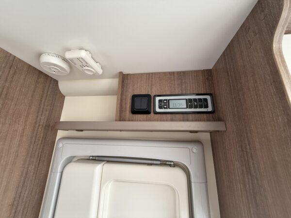 2019 Bailey Advance 742 - Image 10
