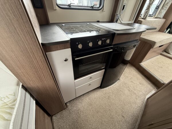 2019 Bailey Advance 742 - Image 14
