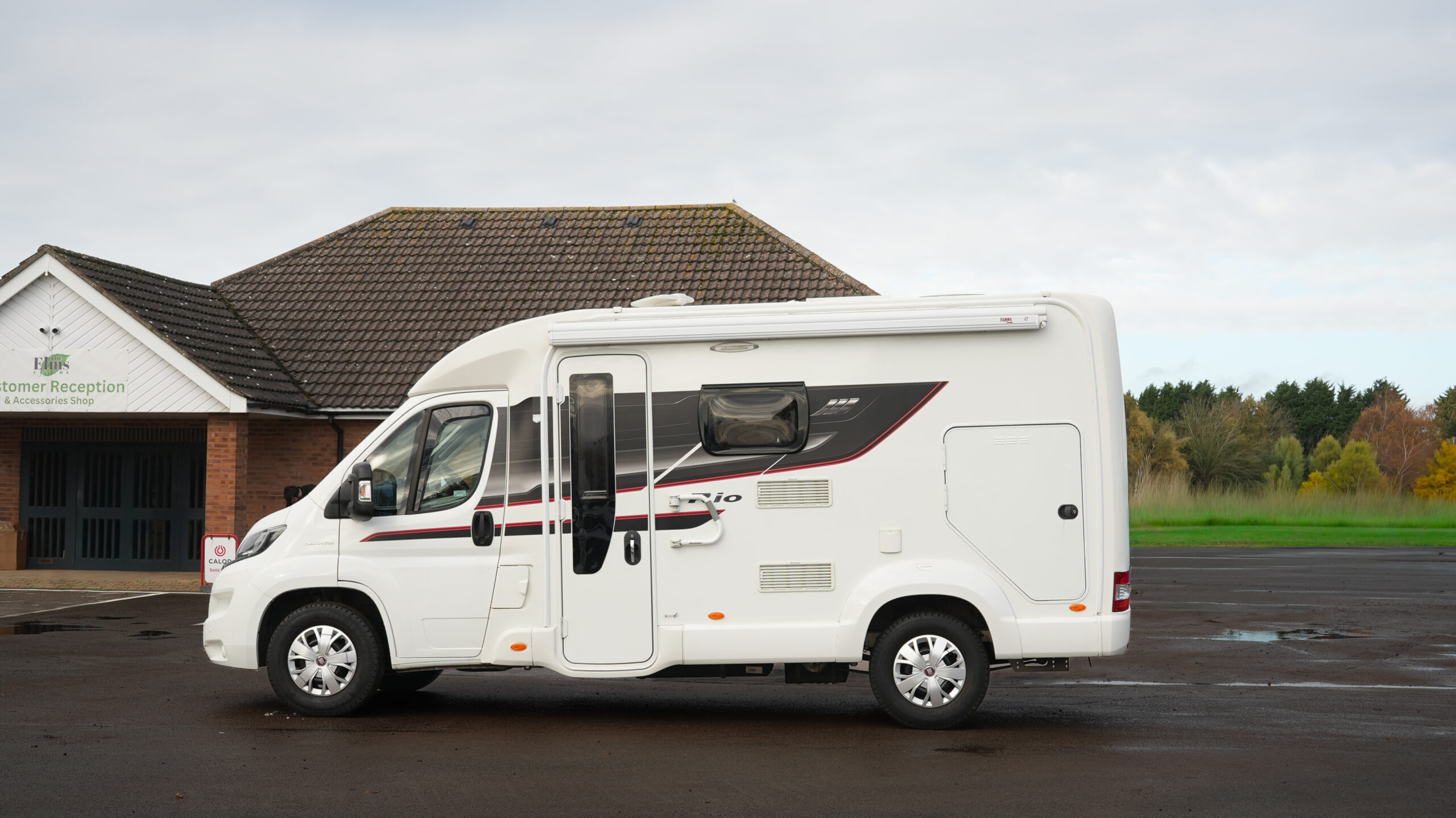 2017 Swift Rio 325 - Image 19