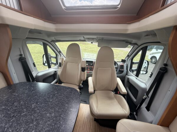 2011 Pilote Explorateur P732 - Image 11