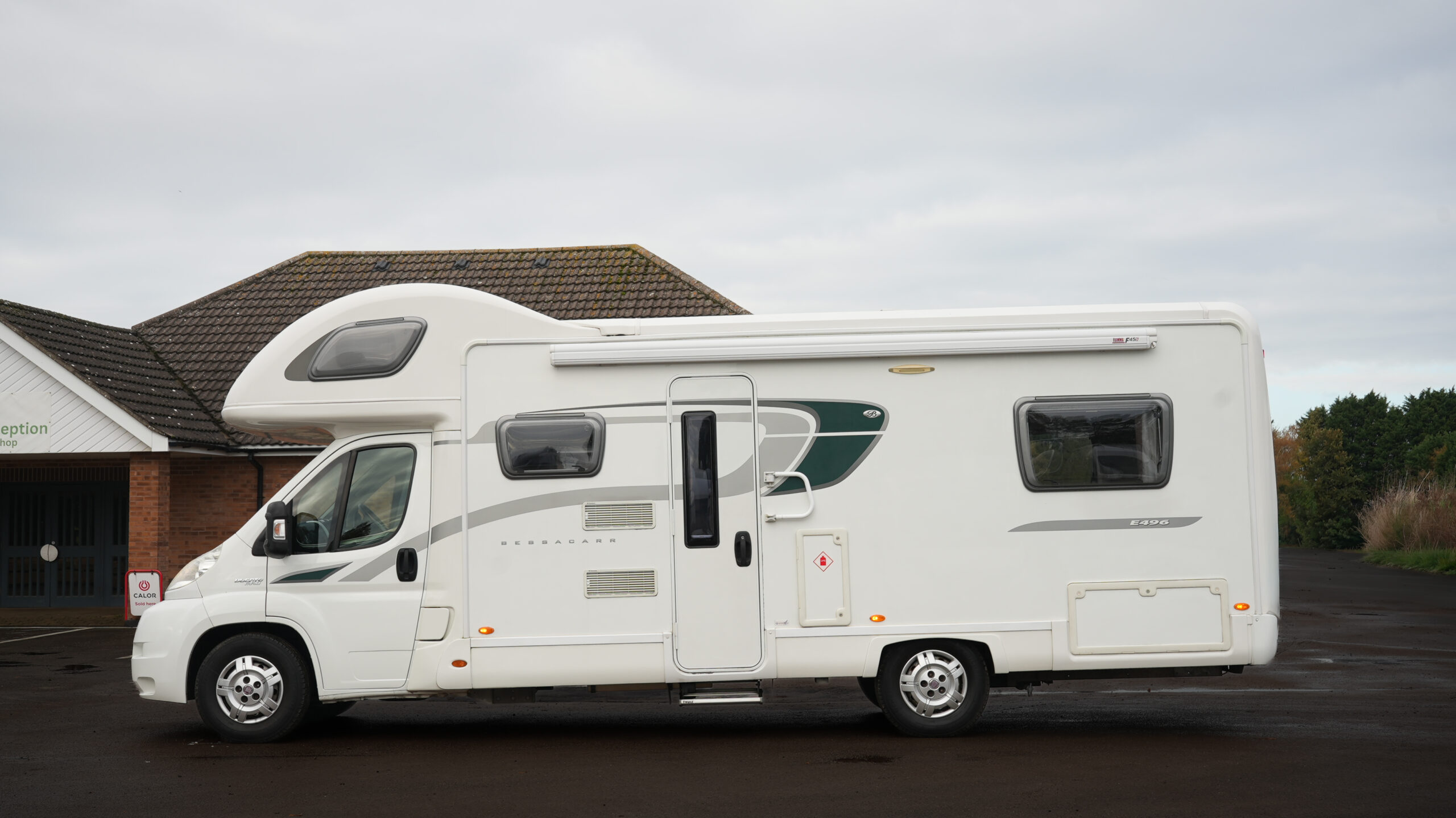 2013 Bessacarr E496 - Image 23